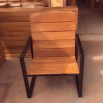 Fauteuil bois & structure métal noir